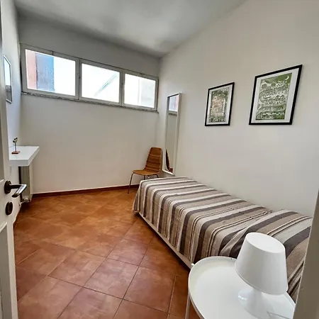 Ampio Con Terrazza A Marina di Massa