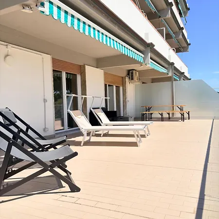 La Terrazza Sul Mare 马里纳迪马萨